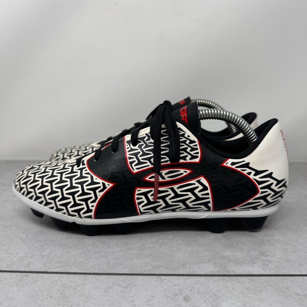 Under Armour Force Kids Soccer Cleats Black, White, Red Athletic Shoes Size 3.5Y